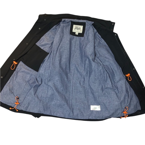 NWOT Roots Canada Performance Utility Rain Jacket Size Medium Men’s - Picture 3 of 6